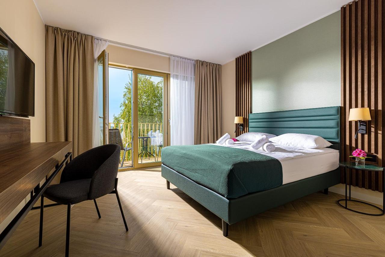 Hotel Meridian Халупи Екстер'єр фото
