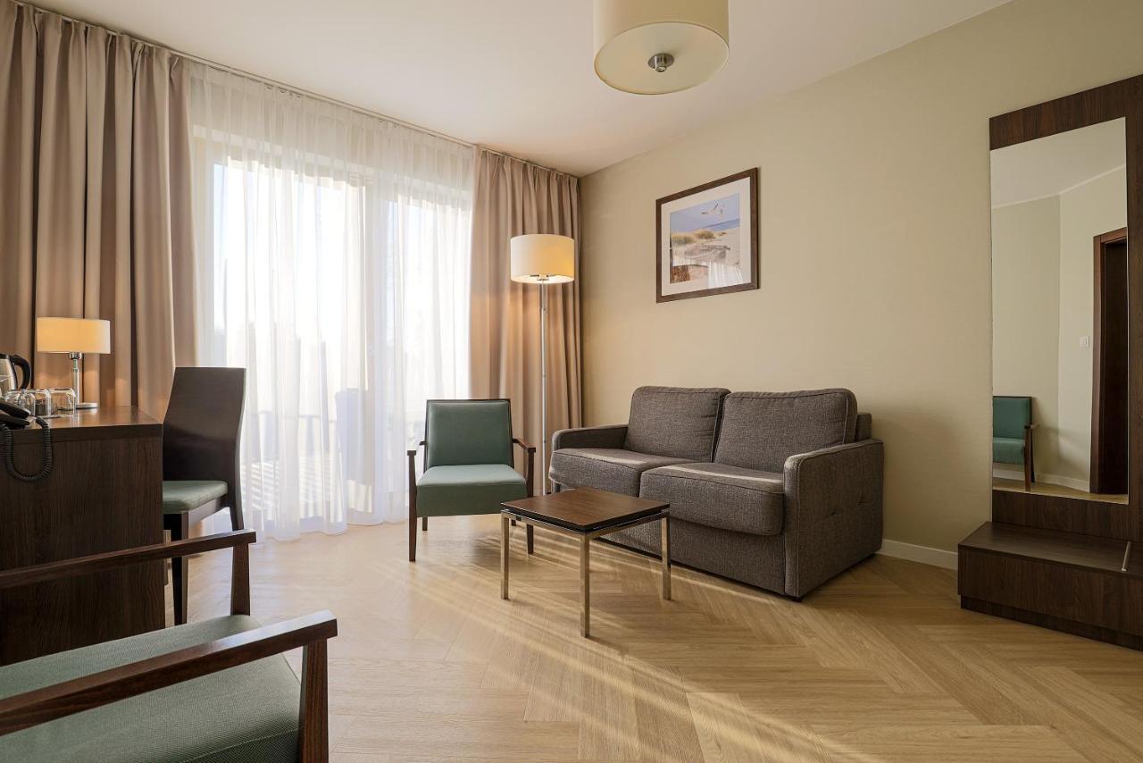Hotel Meridian Халупи Екстер'єр фото