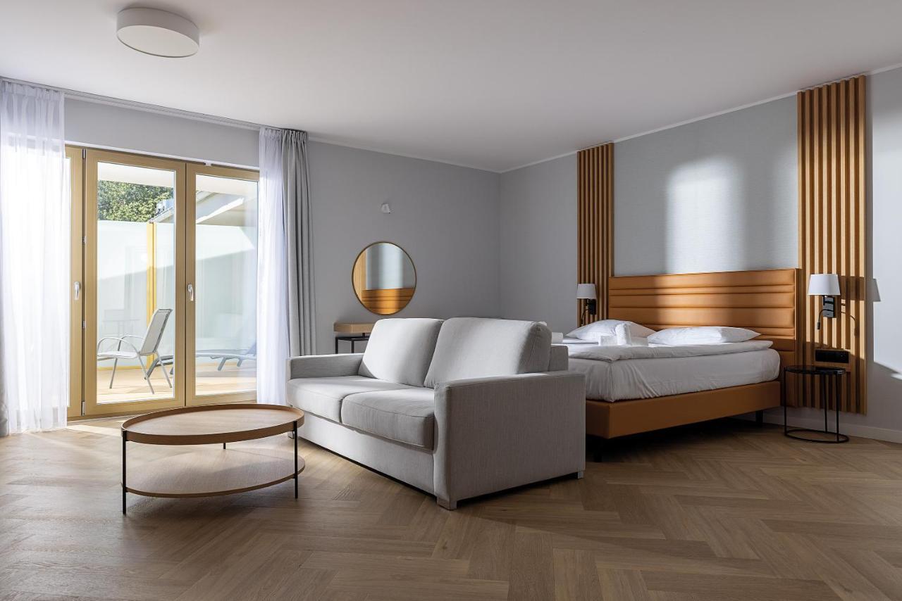 Hotel Meridian Халупи Екстер'єр фото