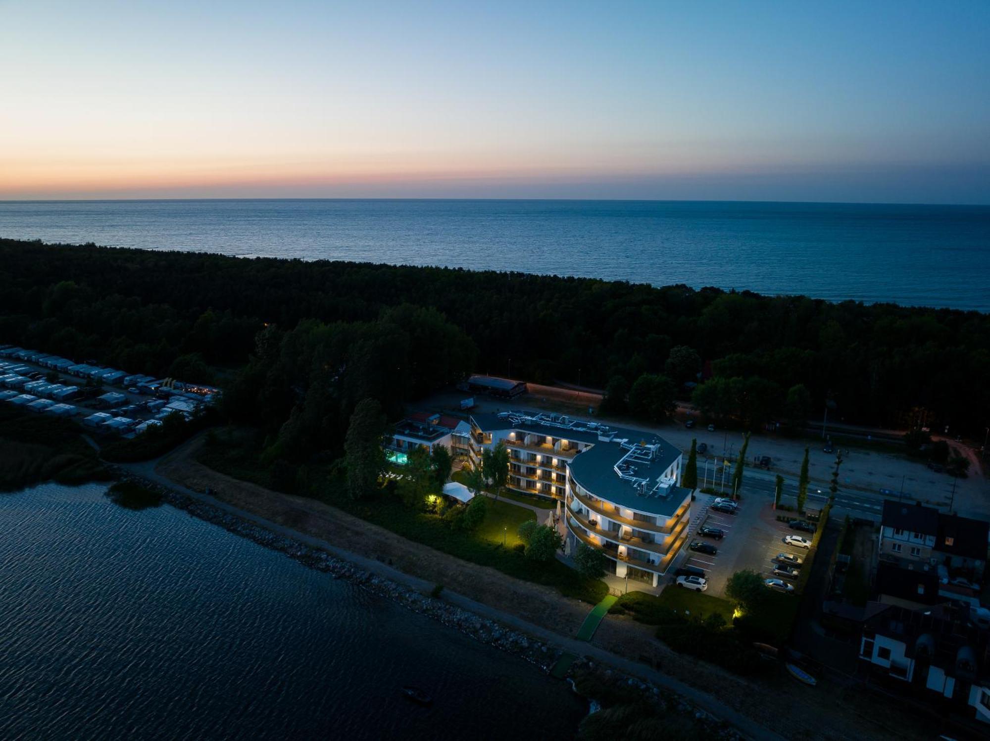 Hotel Meridian Халупи Екстер'єр фото